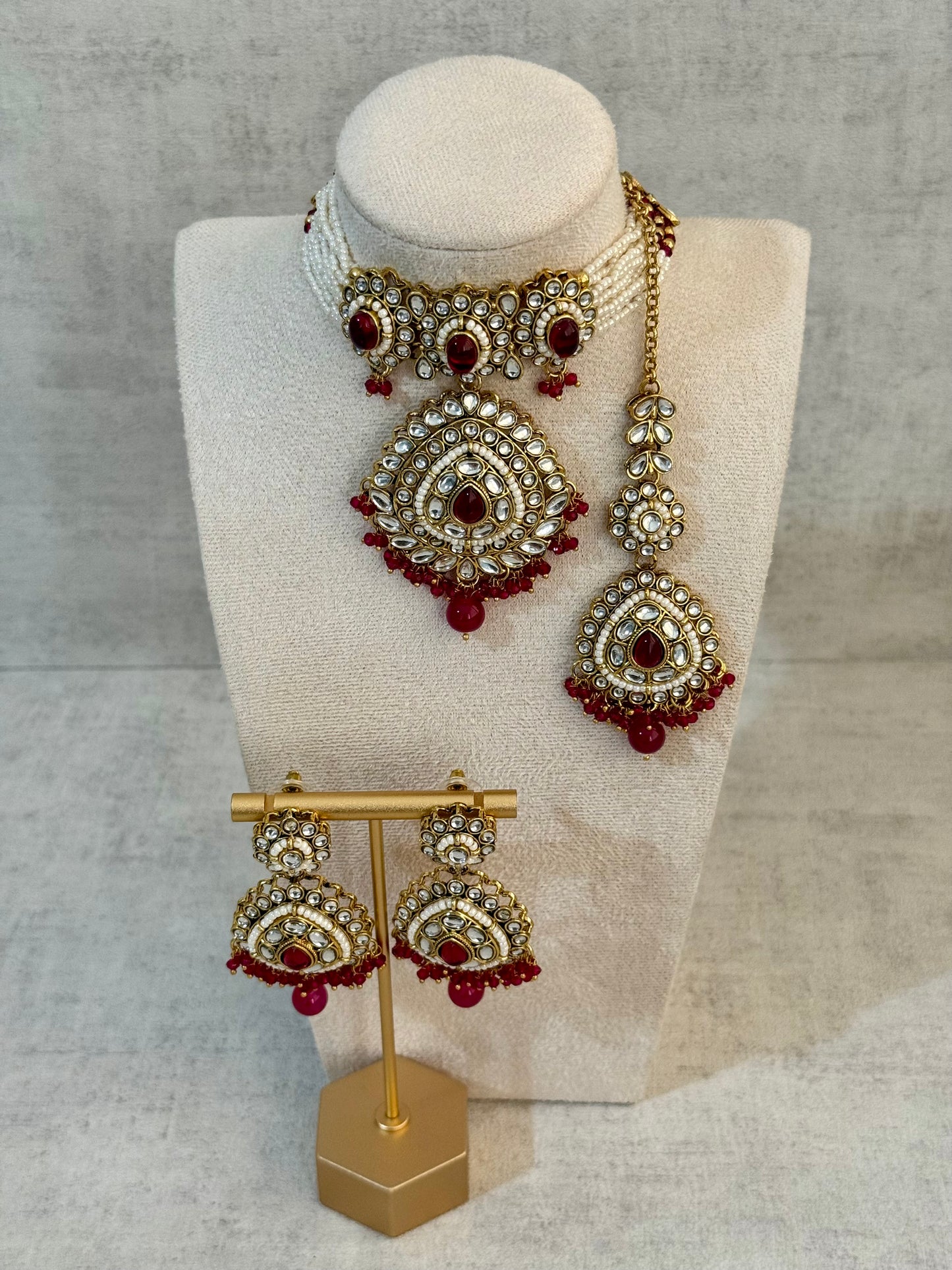 Ayura Designs Tehreem Set with Necklace, Earrings & Tikka – Mirror-Cut Stones, Fuchsia Beads & Antique Gold Finish