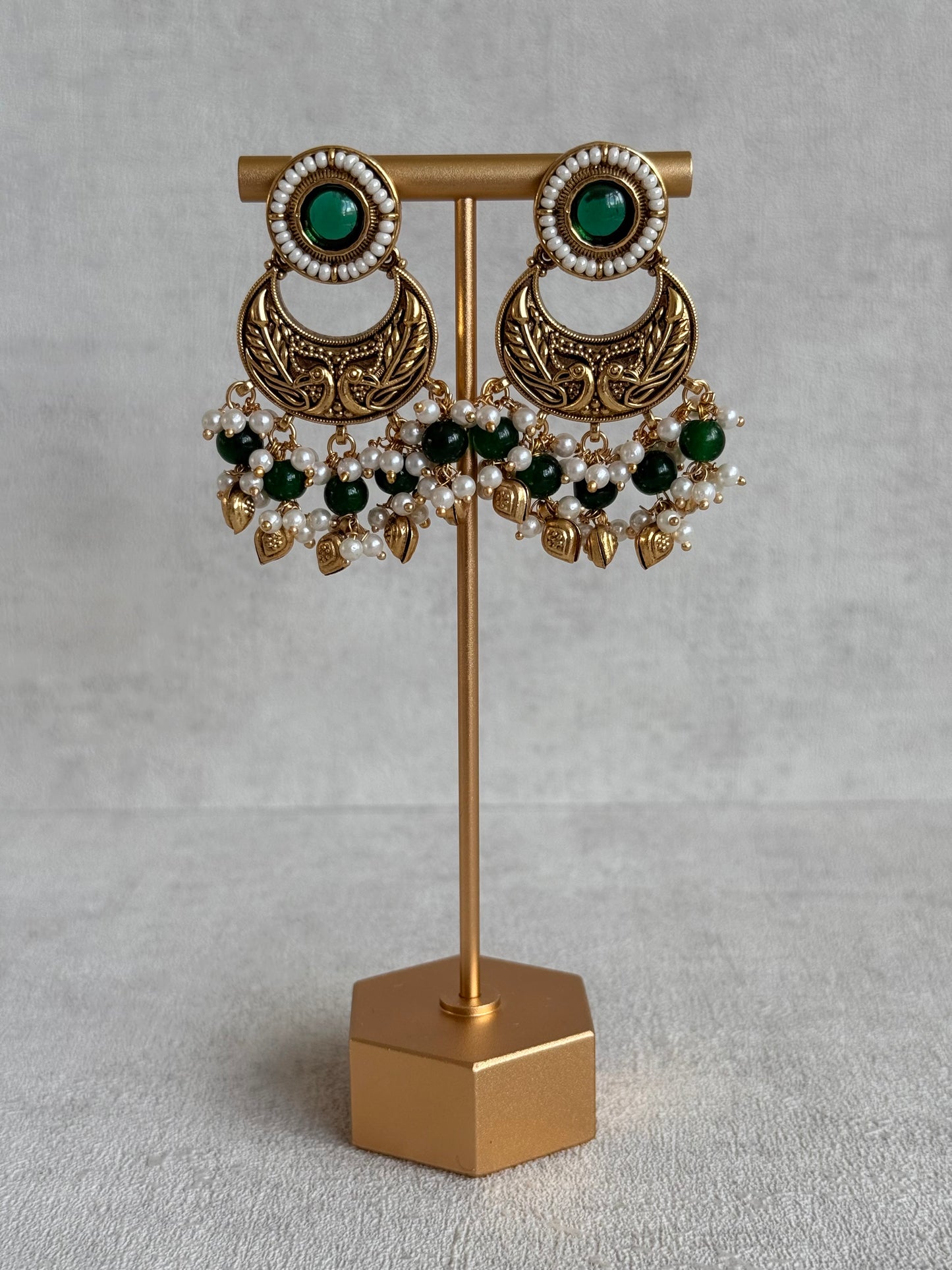 Ayura Designs Mehr Choker Set with Earrings & Tikka – Emerald Green Stones, Pearl Beads, Pearl Strands & Antique Gold Finish