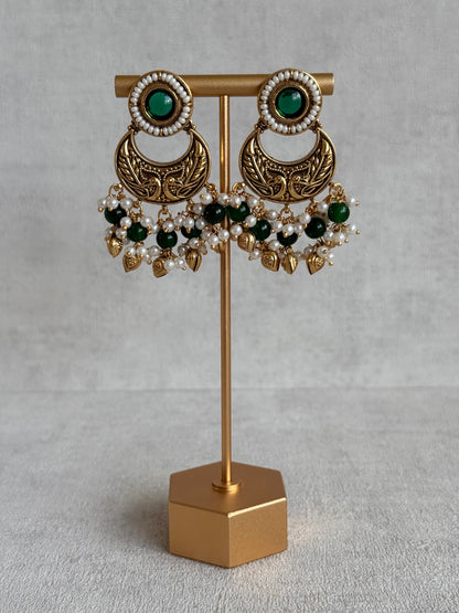 Ayura Designs Mehr Choker Set with Earrings & Tikka – Emerald Green Stones, Pearl Beads, Pearl Strands & Antique Gold Finish