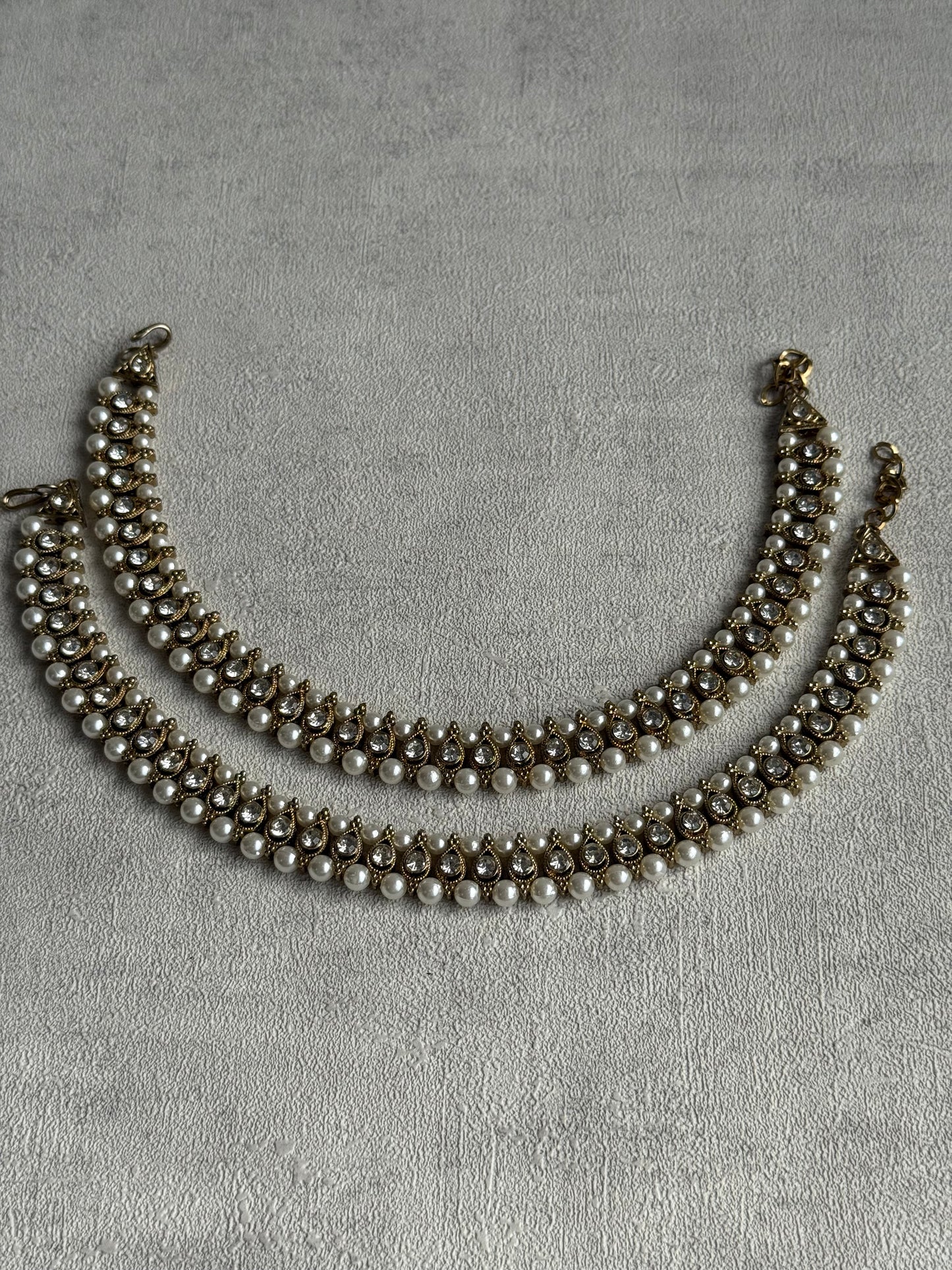 Ayura Designs Chandni Payals – Kundan Anklets with White Pearls & Antique Gold Finish