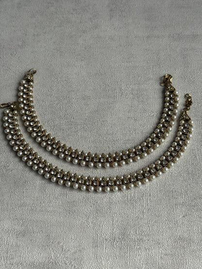 Ayura Designs Chandni Payals – Kundan Anklets with White Pearls & Antique Gold Finish
