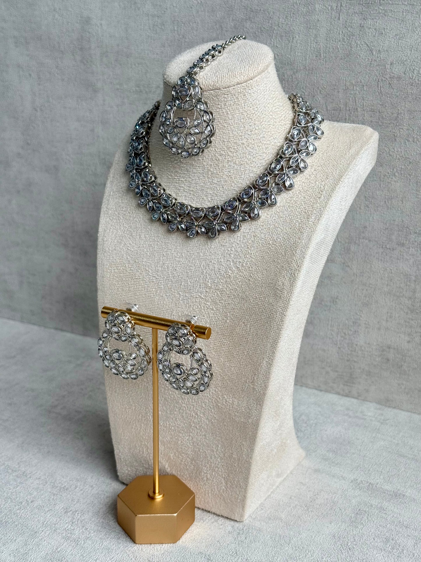 Ayura Designs Urwa Set – Necklace, Earrings & Tikka with Mirror-Cut Stones in Antique Silver Finish