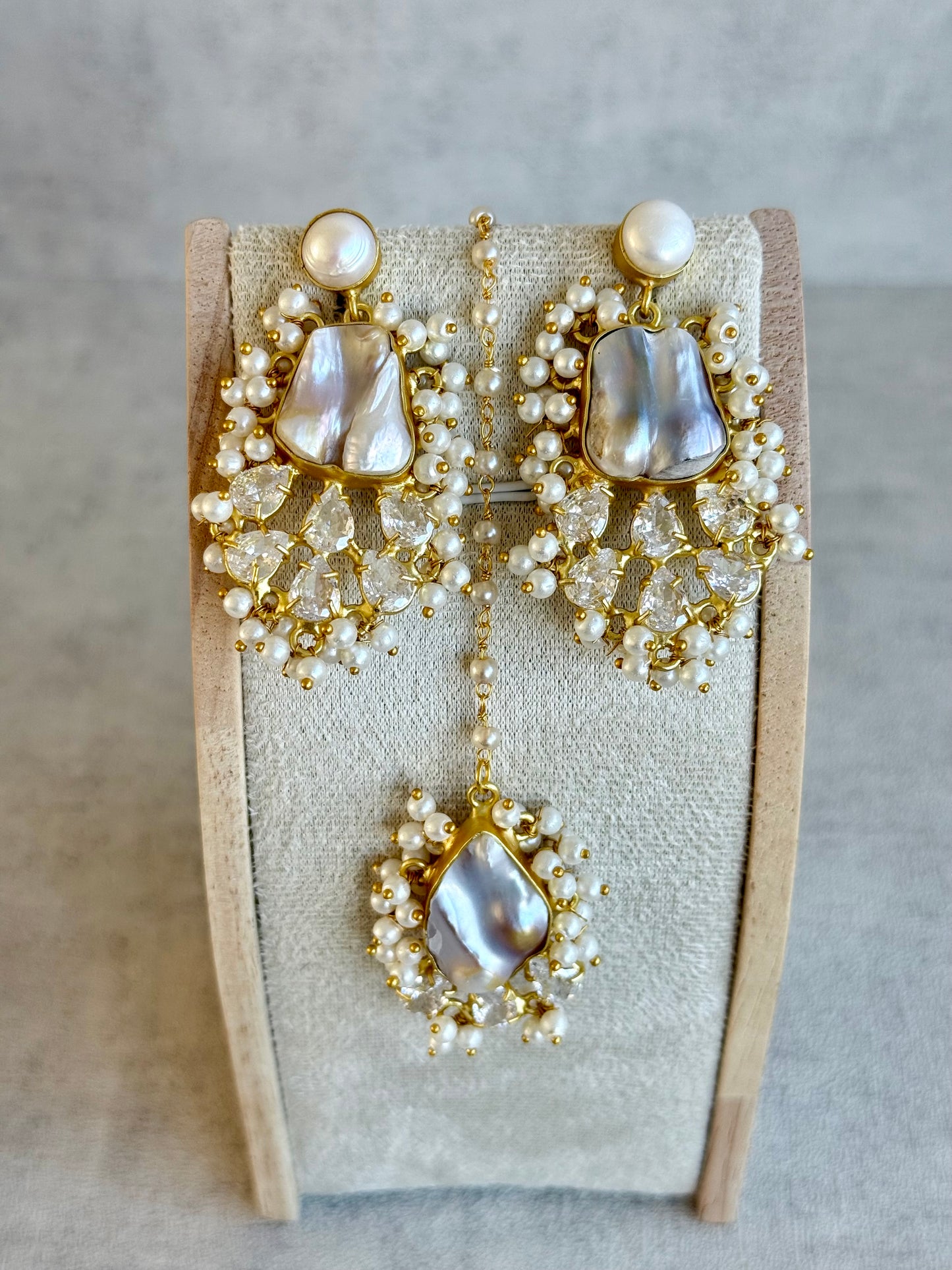 Ayura Designs Niamh Tikka Set – Grey Baroque Pearl & Crystal Cluster Detailing in Antique Gold