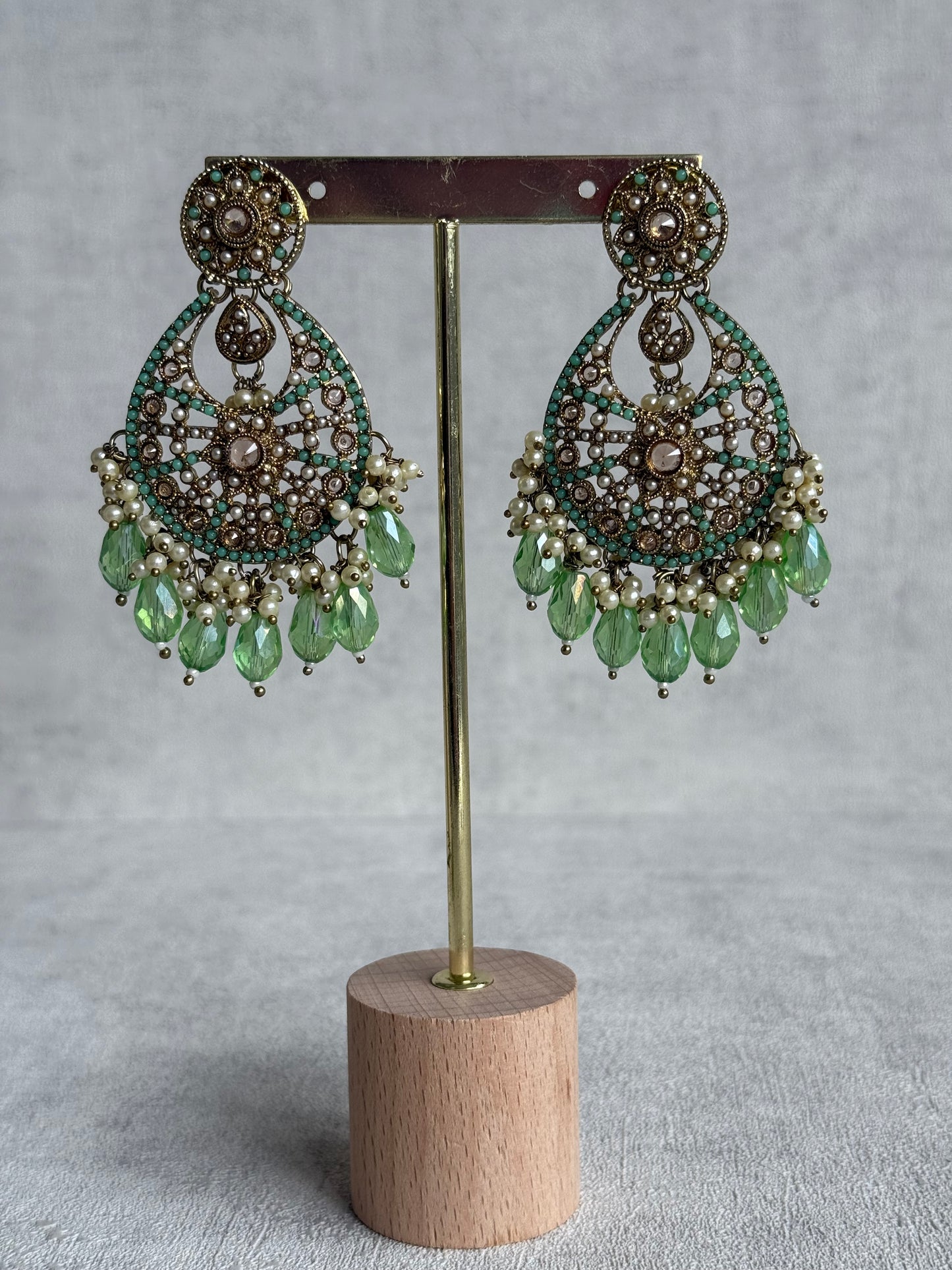 Ayura Designs Gaya Tikka Set with Earrings, Tikka & Sahara – Antique Gold with Pistachio Green Beads, Pearls & Mirror-Cut Stones