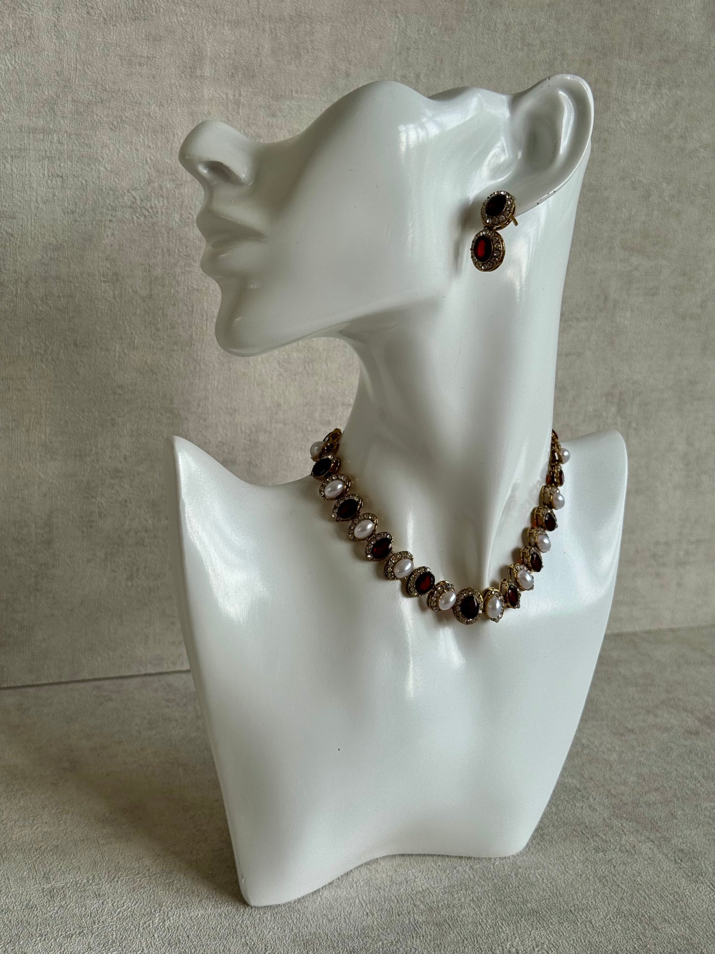 Ayura Designs Eira Set – Necklace, Earrings & Tikka with Ruby Red & Ivory Oval Stones in Antique Gold