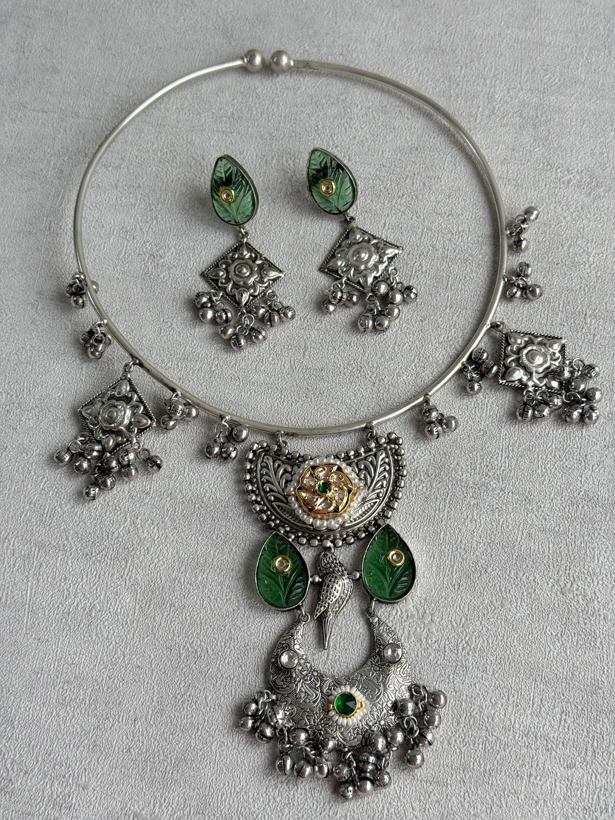 Ayura Designs Jiyana Collar Necklace Set – Leaf Green Carved Teardrop Stones & Oxidised Silver Finish