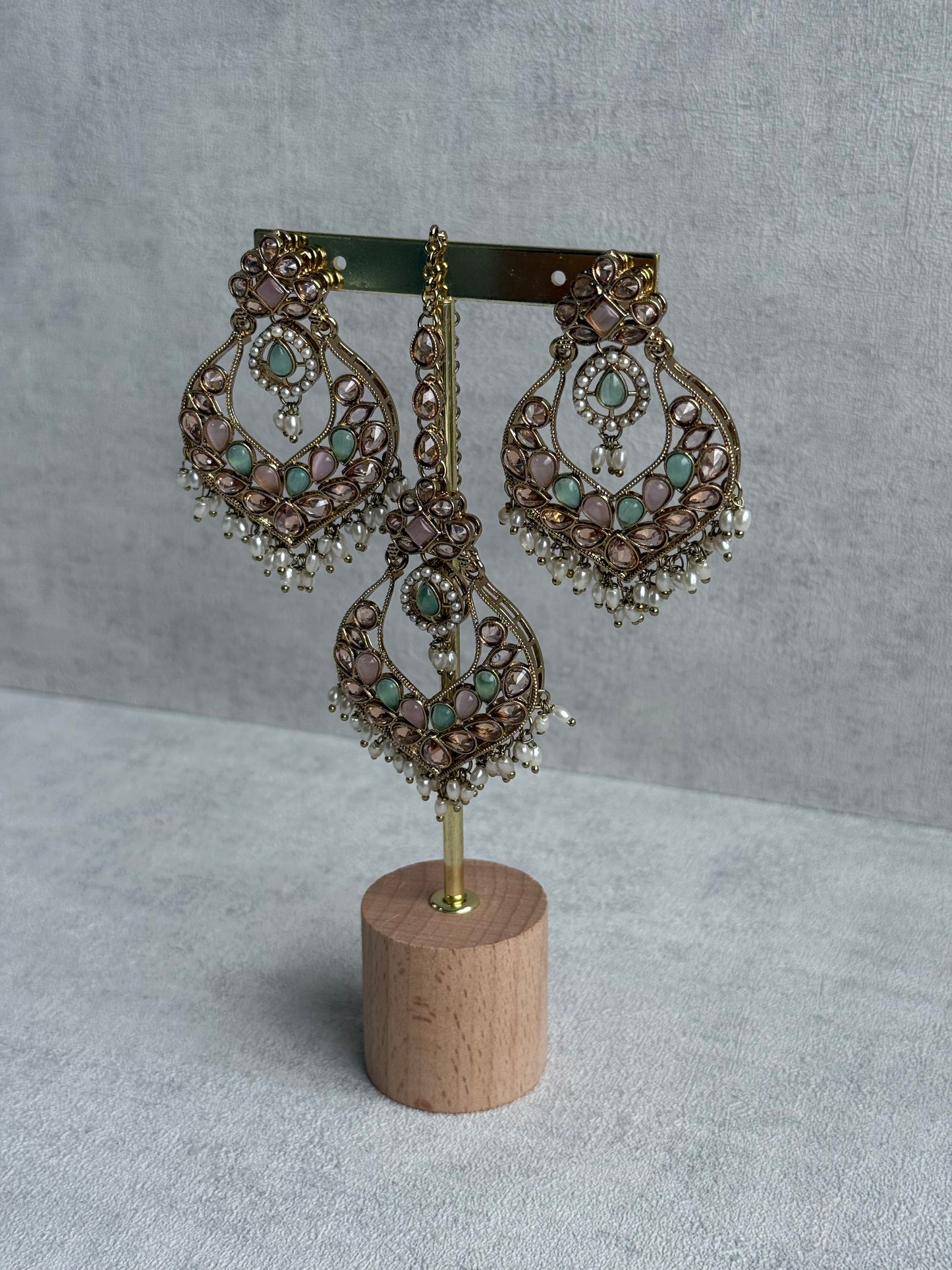Ayura Designs Damini Tikka Set – Mirror-Cut Kundan Earrings & Tikka with Mint & Blush Enamel and Pearl Detailing