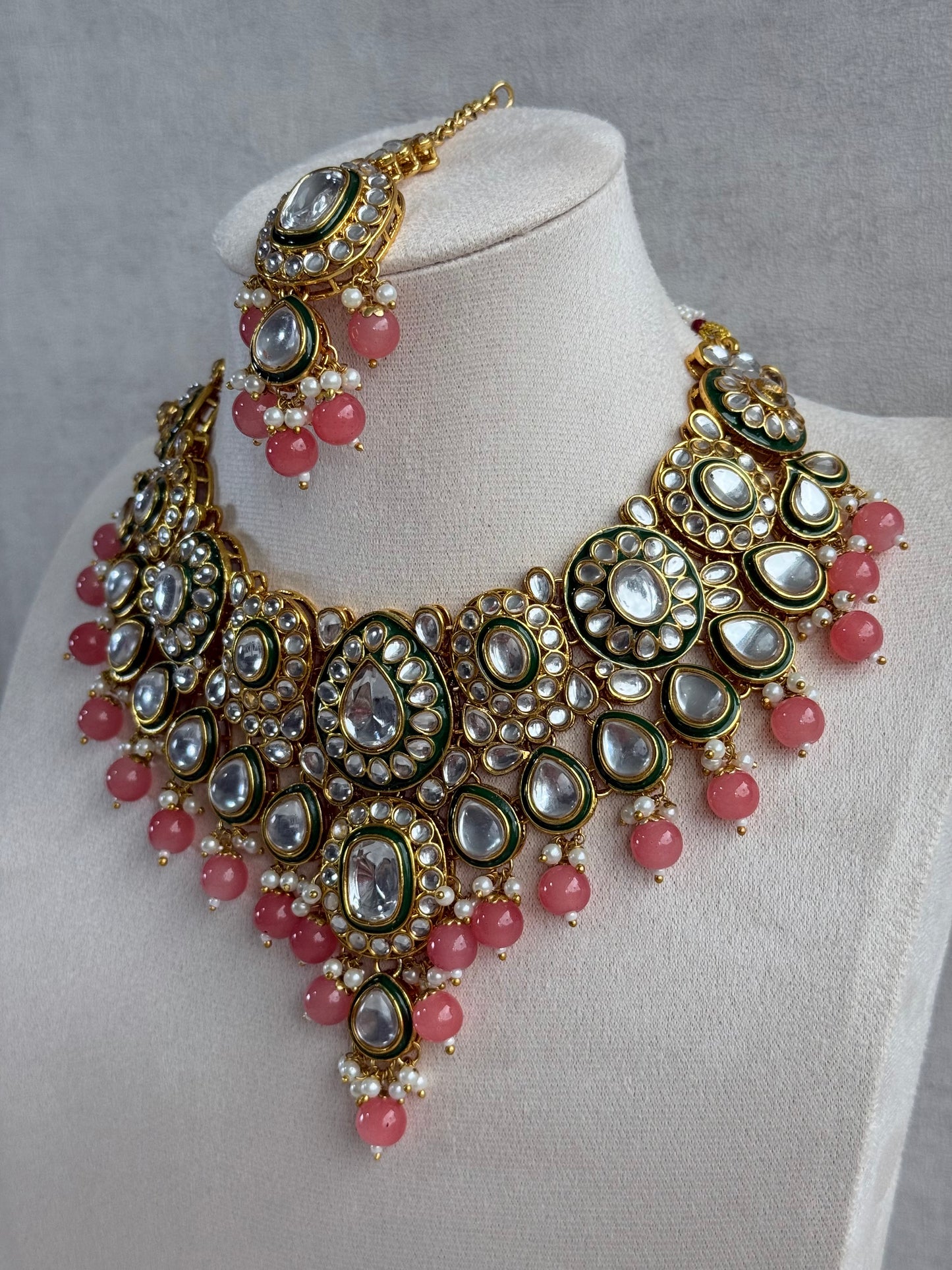 Ayura Designs Jashan Set with Necklace, Earrings, Tikka & Passa – Kundan Detailing, Pearl Drops & Blush Peach Beads