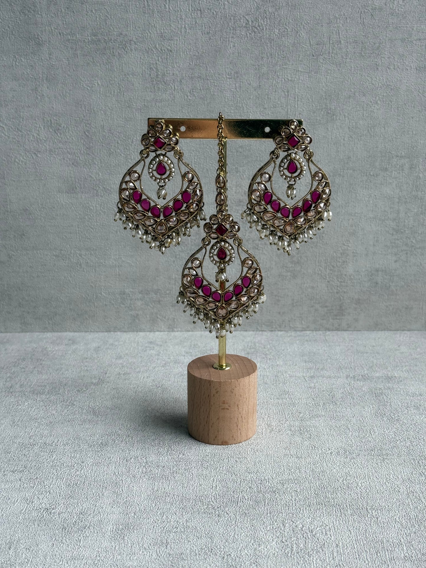 Ayura Designs Damini Tikka Set – Mirror-Cut Kundan Earrings & Tikka with Pink Enamel and Pearl Detailing