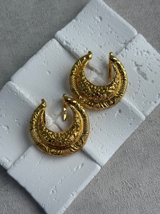 Ayura Designs Reeva Hair Pins – Embossed Crescent Moon Design & Gold Finish