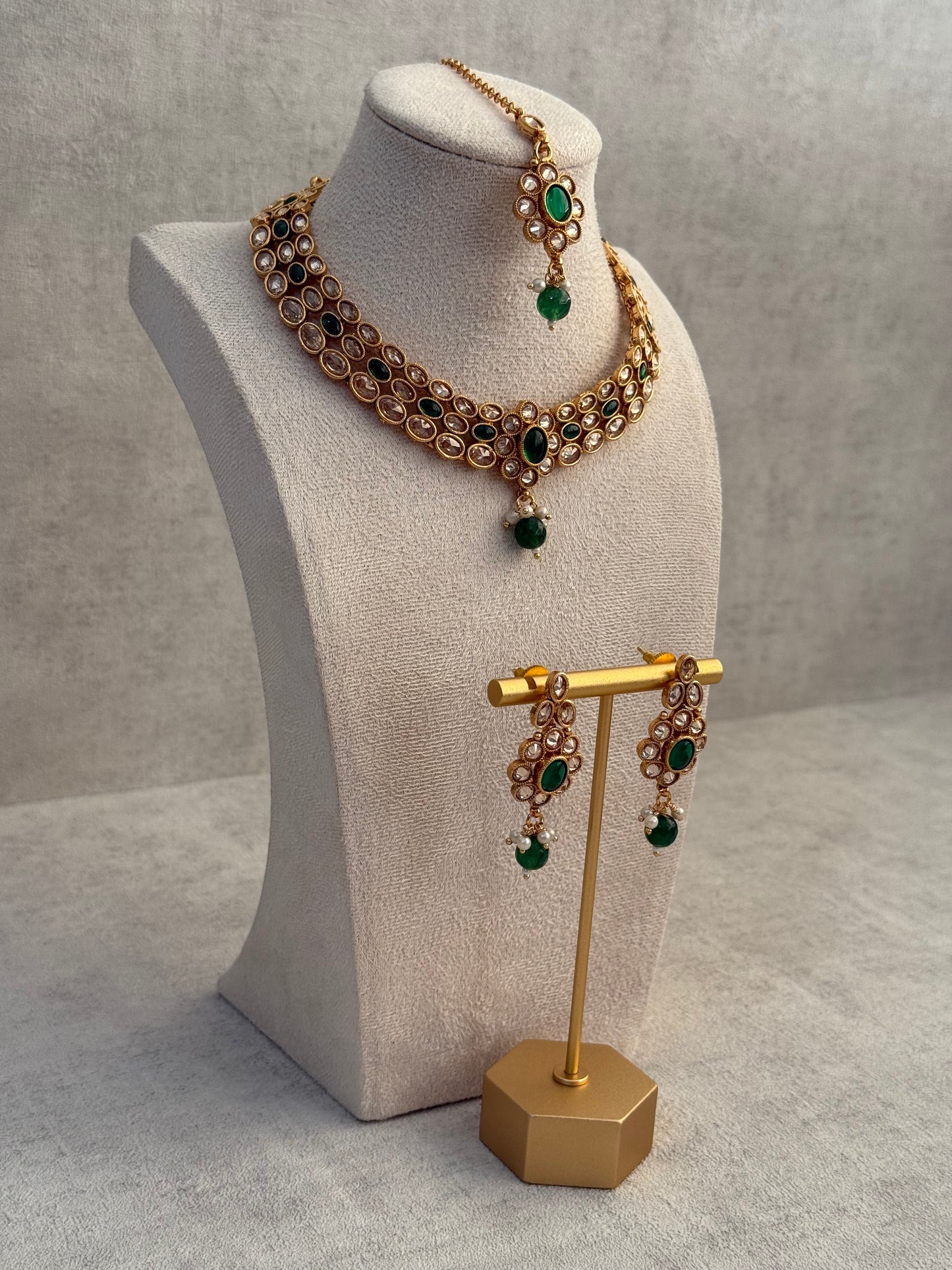 Ayura Designs Biju Set with Necklace, Earrings & Tikka – Emerald Green & Ivory Pearls, Mirror-Cut Stones, Antique Gold Finish