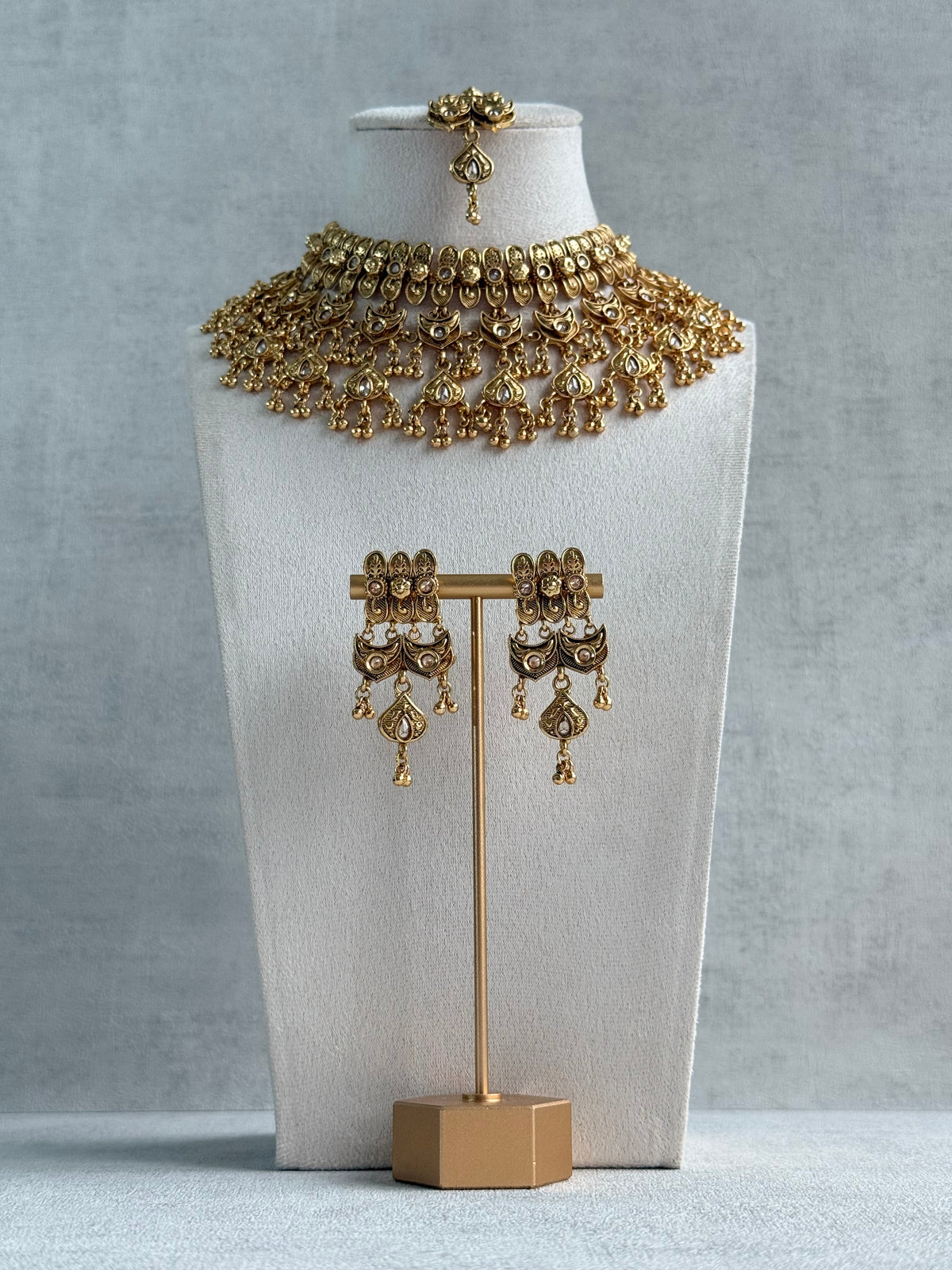 Ayura Designs Sifat Bridal Set with Earrings & Tikka – Antique Gold Kundan Waterfall Design with Paisley & Ghungroo Drops
