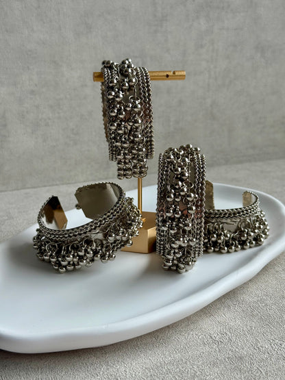 Ayura Designs Jodha Gajra – Oxidised Silver Cuff with Ghungroo Detailing