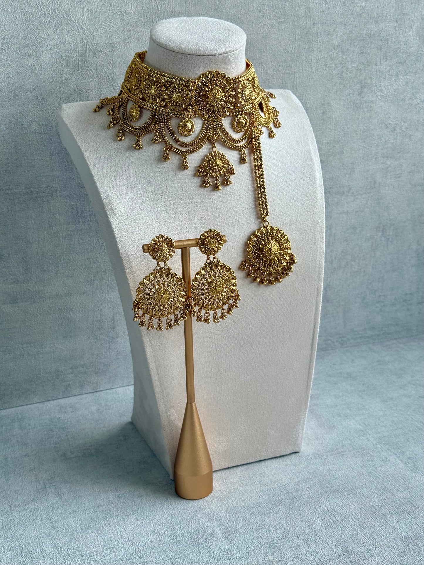 Ayura Designs Sahiban Set – Antique Gold Choker, Earrings & Tikka with Textured Filigree Motifs