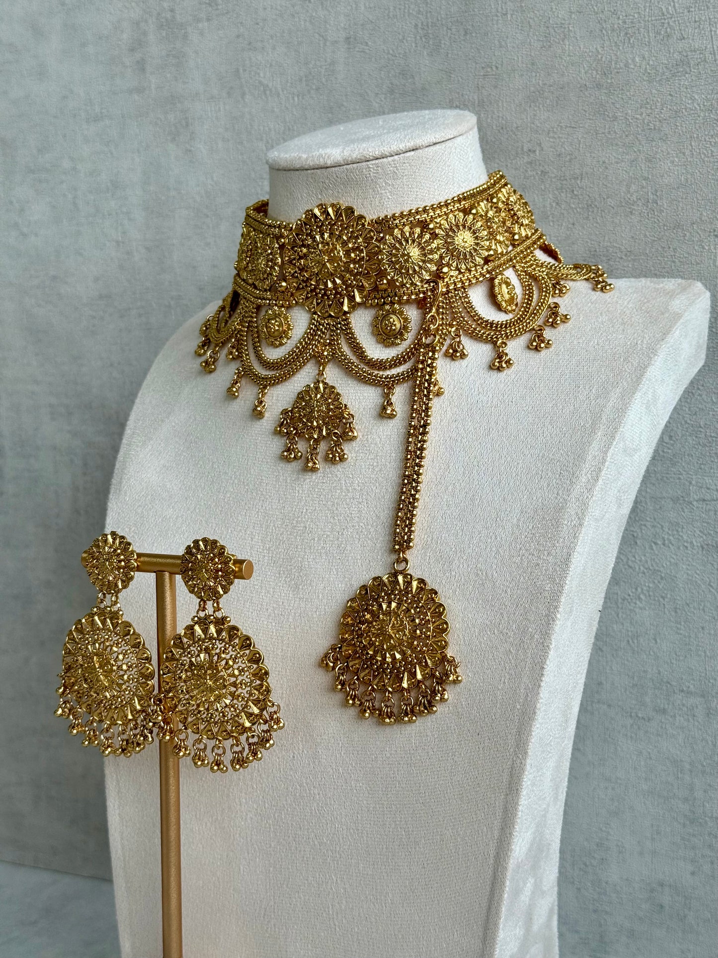 Ayura Designs Sahiban Set – Antique Gold Choker, Earrings & Tikka with Textured Filigree Motifs