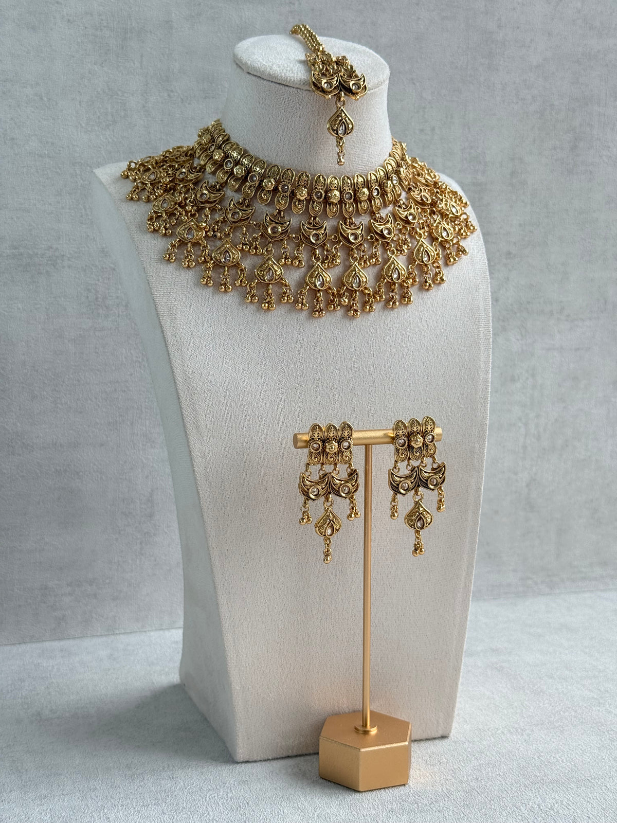 Ayura Designs Sifat Bridal Set with Earrings & Tikka – Antique Gold Kundan Waterfall Design with Paisley & Ghungroo Drops