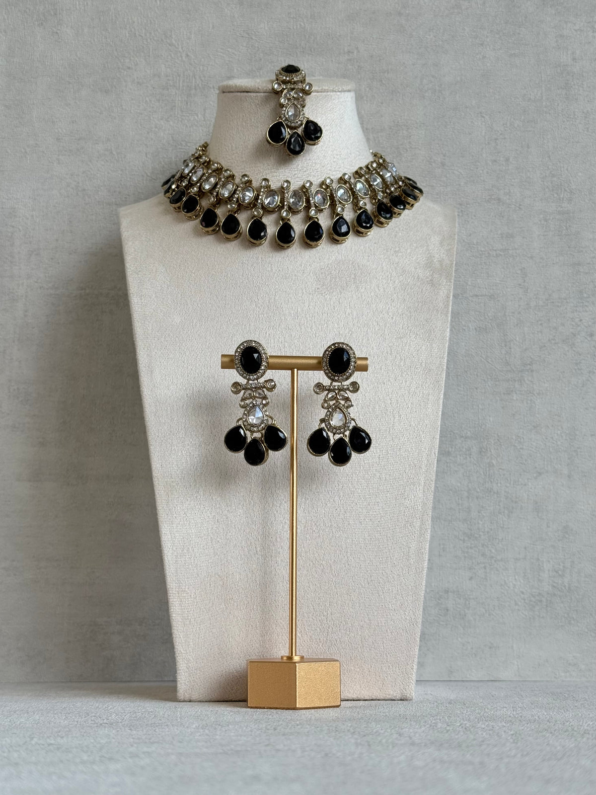 Ayura Designs Ava Necklace Set with Earrings & Tikka – Black Stone & Mirror-Cut Necklace Set in Antique Gold Finish
