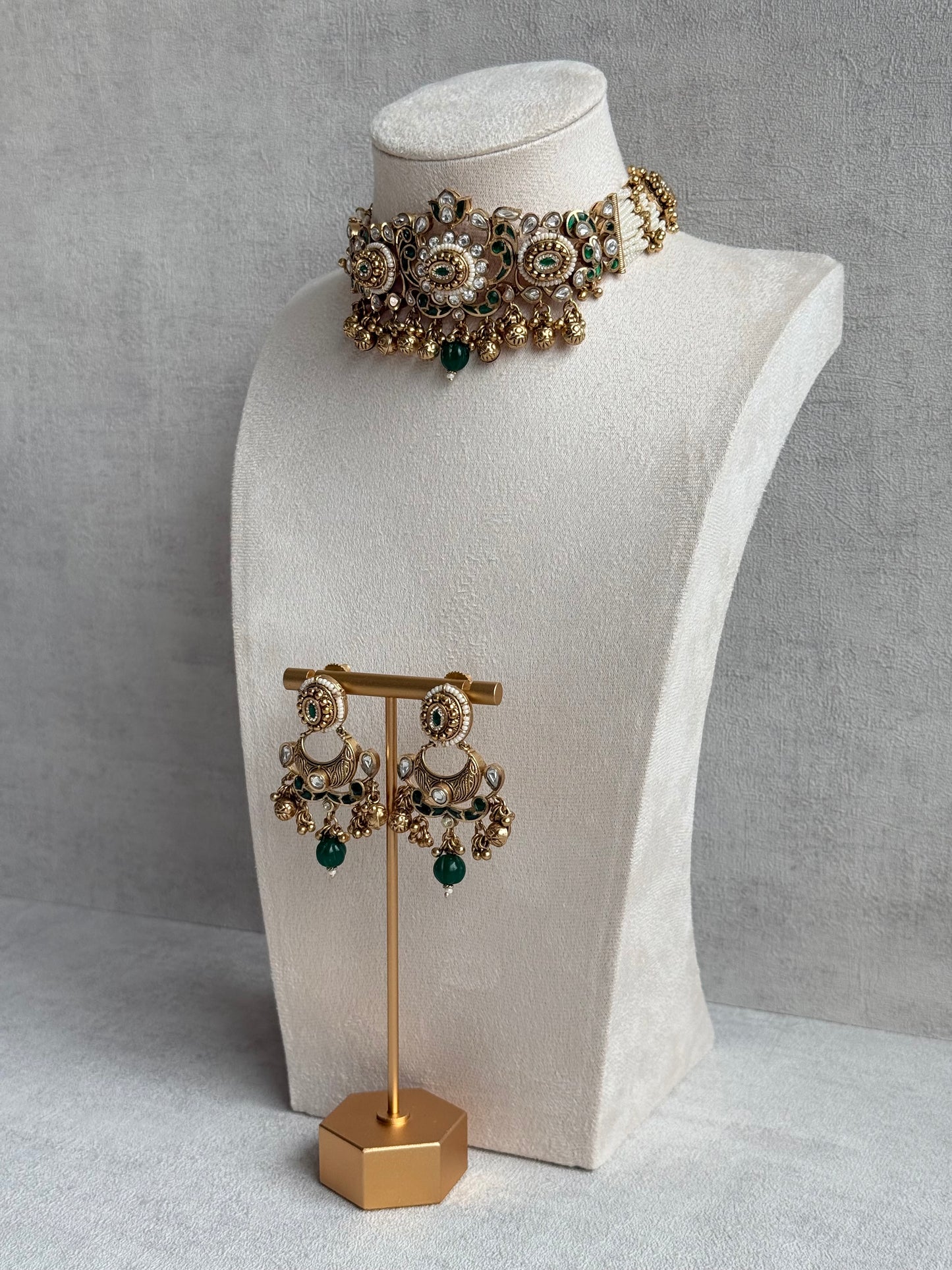 Ayura Designs Sufna Choker Set with Earrings – Emerald Green Stones, Pearl Strands & Kundan Detailing