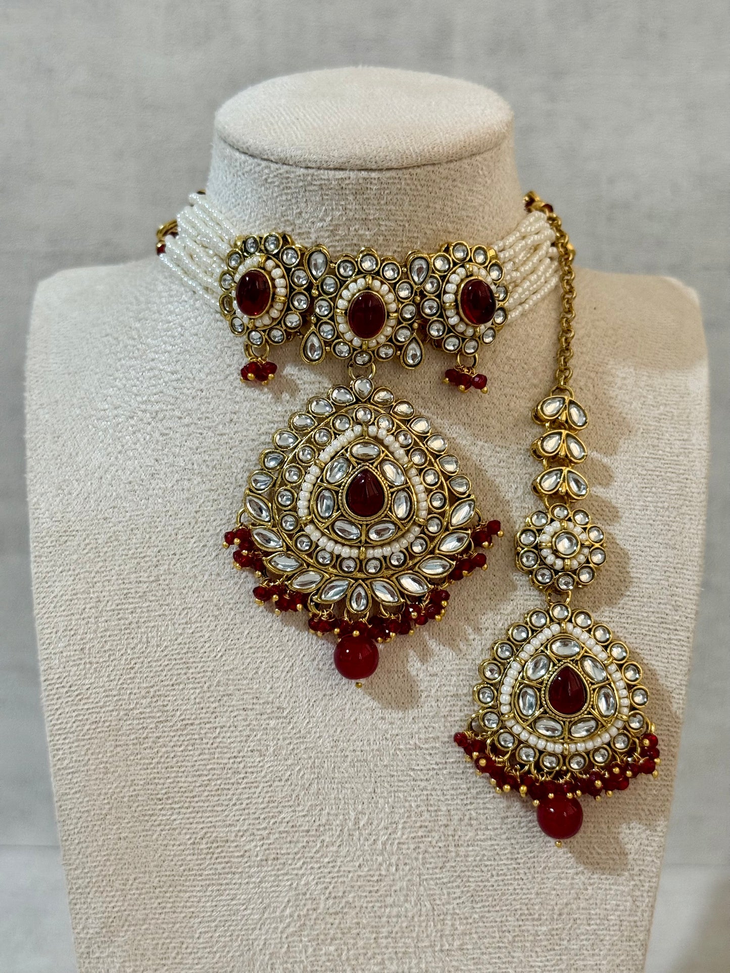 Ayura Designs Tehreem Set with Necklace, Earrings & Tikka – Mirror-Cut Stones, Ruby Red Beads & Antique Gold Finish