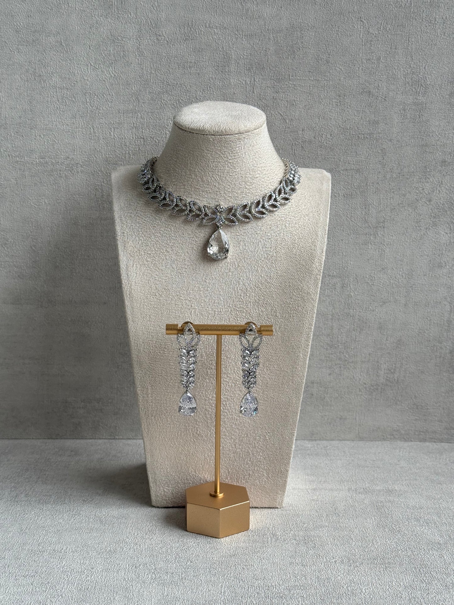 Ayura Designs Anastasia Set – Silver Necklace & Earrings with Teardrop Crystals & Leaf Motif Design