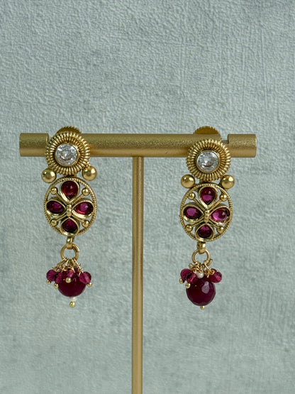 Ayura Designs Perniya Set with Necklace & Earrings – Mirror-Cut Stones with Rani Pink Accents in Antique Gold Finish