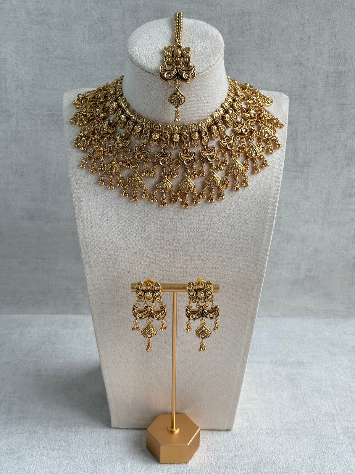 Ayura Designs Sifat Bridal Set with Earrings & Tikka – Antique Gold Kundan Waterfall Design with Paisley & Ghungroo Drops