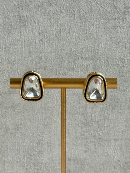 Ayura Designs Luna Set with Stud Earrings – Kundan-Style Mirror-Cut Stones & Antique Gold Finish