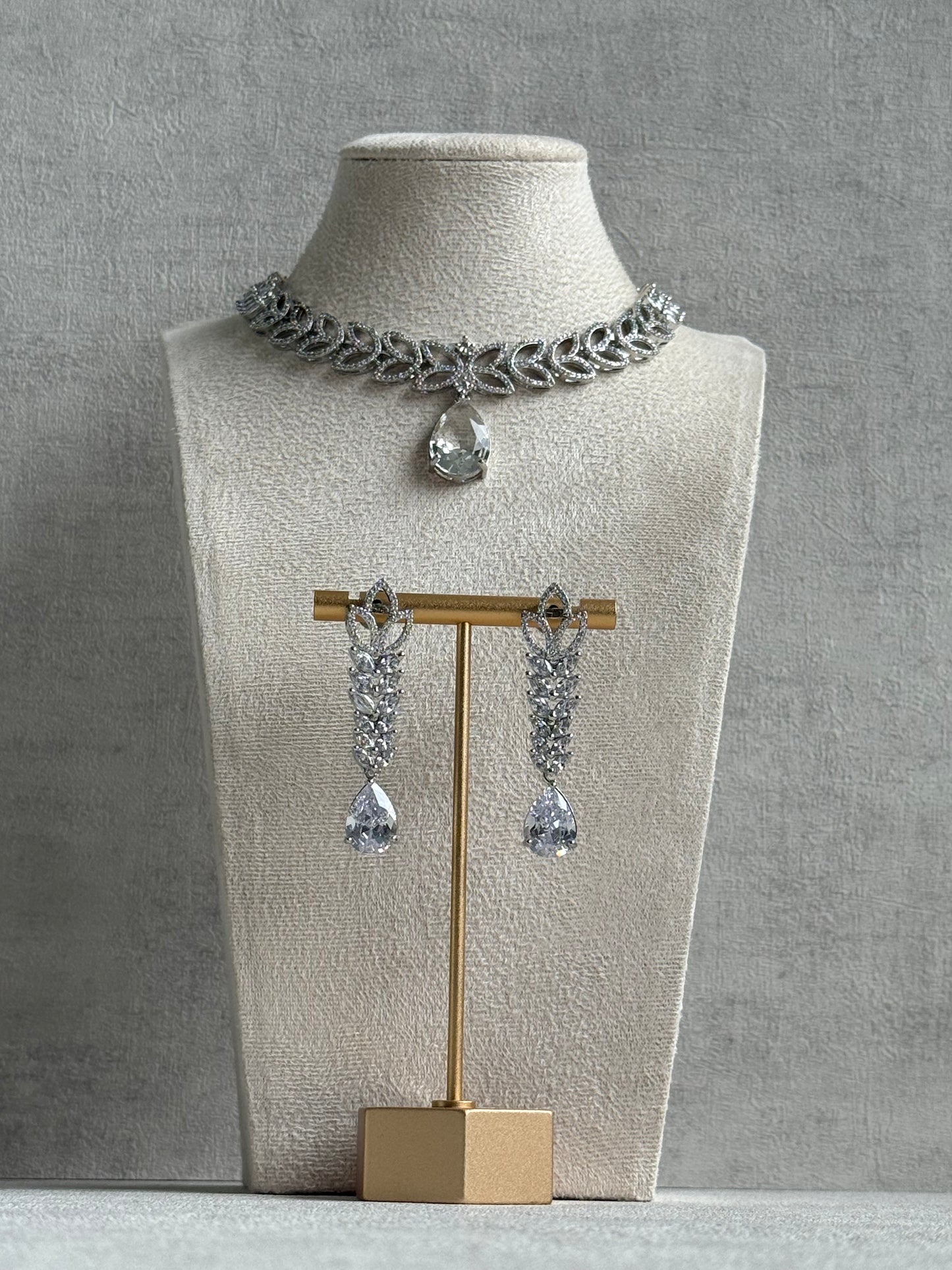 Ayura Designs Anastasia Set – Silver Necklace & Earrings with Teardrop Crystals & Leaf Motif Design