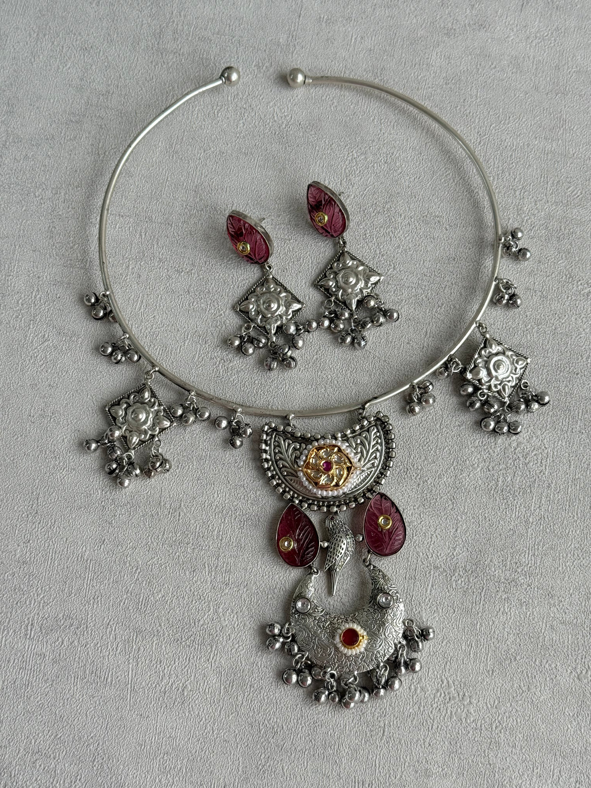 Ayura Designs Jiyana Collar Necklace Set – Rose Pink Carved Teardrop Stones & Oxidised Silver Finish