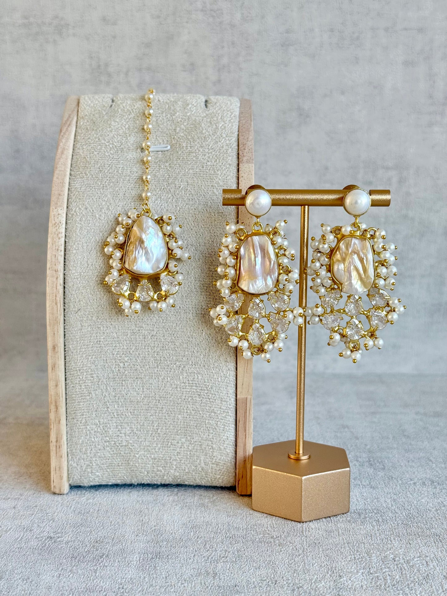 Ayura Designs Niamh Tikka Set – Baroque Pearl & Crystal Cluster Detailing in Antique Gold