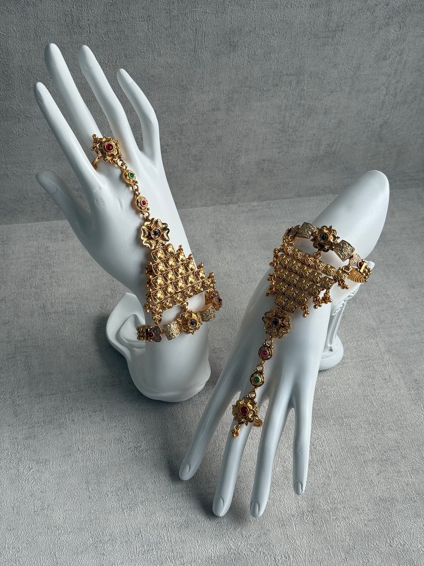 Ayura Designs Tripta Haathphool – Set of 2 Antique Gold Floral Hand Ornament with Multicolour Stones