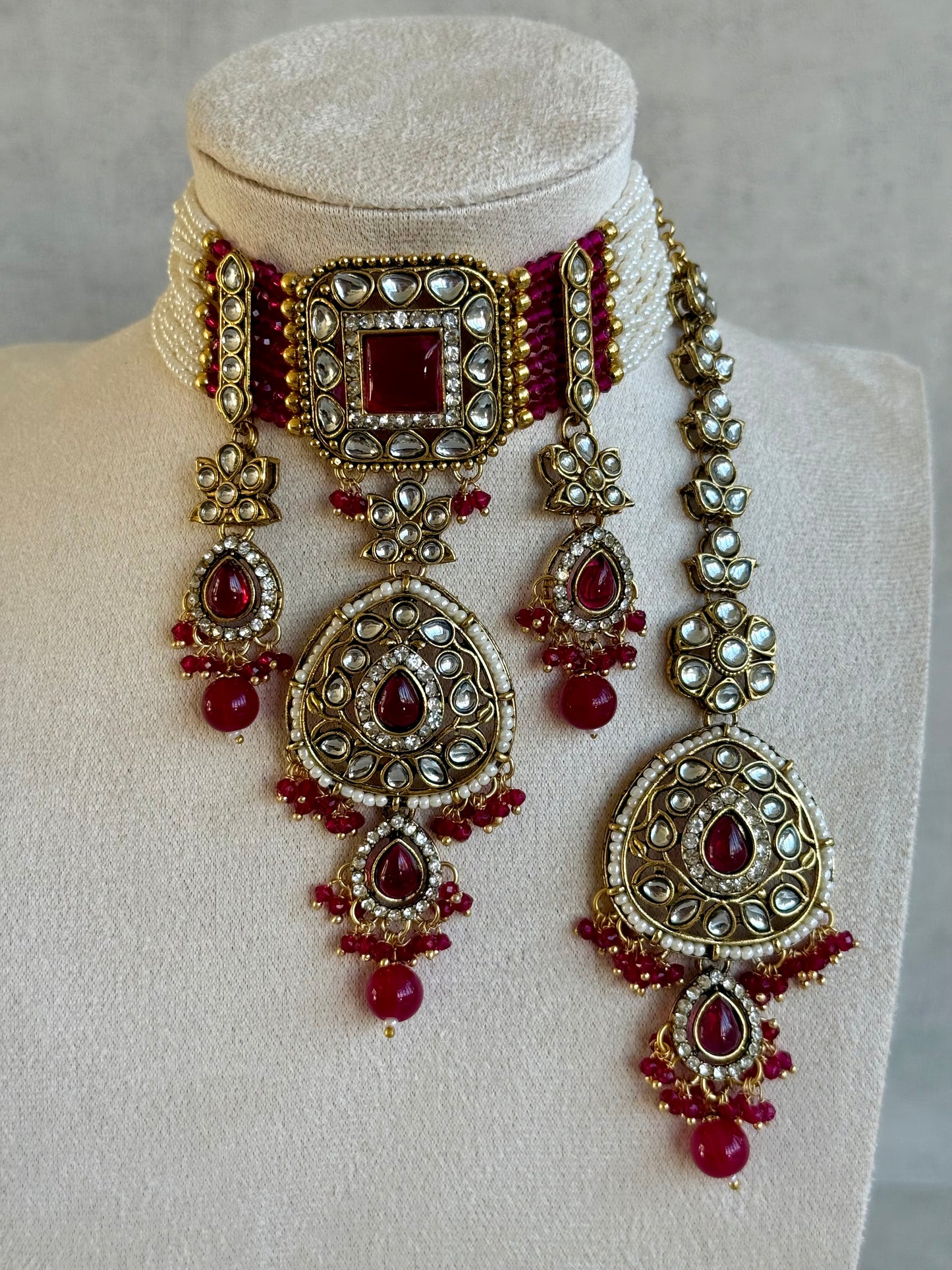 Ayura Designs Zarmeen Choker Set with Earrings & Tikka – Mirror-Cut Stones, Antique Gold Finish and Fuchsia Beads