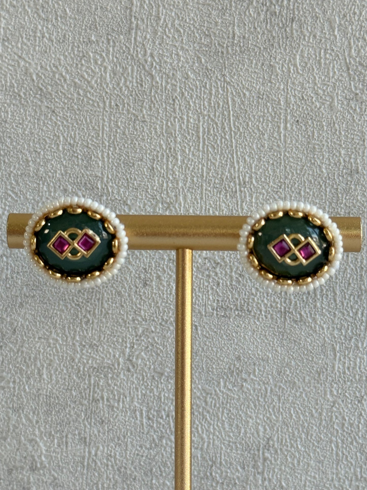 Ayura Designs Lajita Necklace Set with Stud Earrings – Emerald Green & Rani Pink with Pearl & Statement Floral Link Design