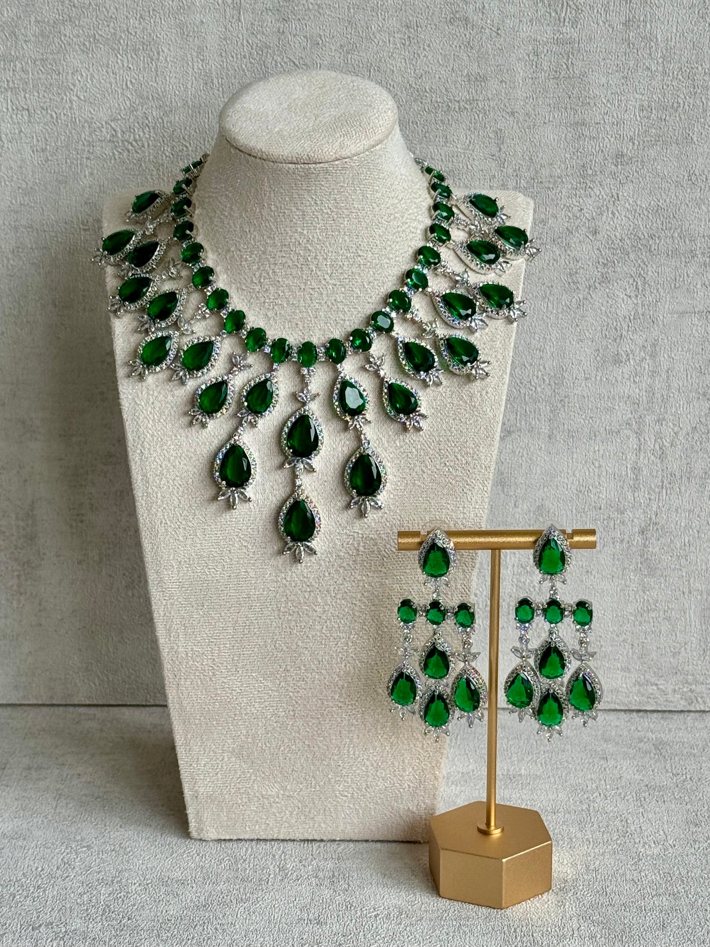 Ayura Designs Zarmina Necklace Set with Earrings – Emerald Green Teardrop Stones, Diamond-Cut Crystals & Rhodium Finish