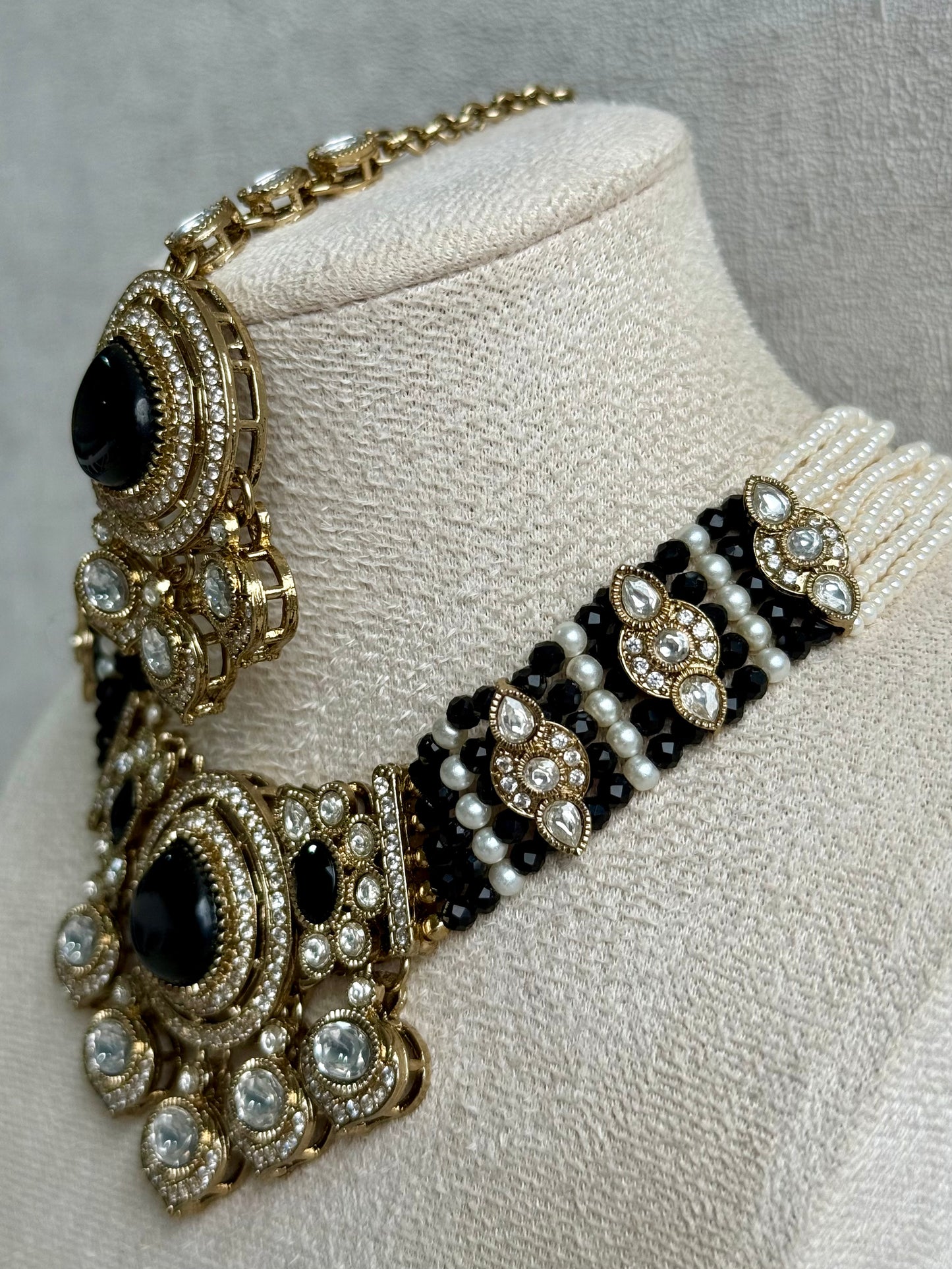 Ayura Designs Rahi Necklace Set with Earrings & Tikka – Black Stones with Mirror-Cut Detailing & Pearl Strands