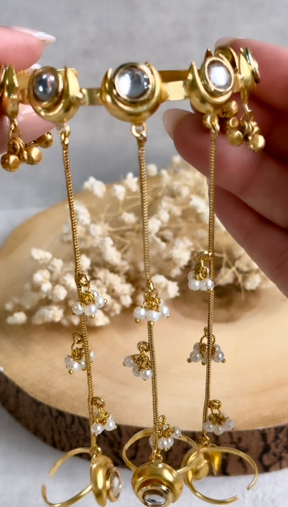 Ayura Designs Chand Haathphool – Antique Gold Hand Harness with Kundan-Style Mirror-Cut Stones & Pearl Detailing