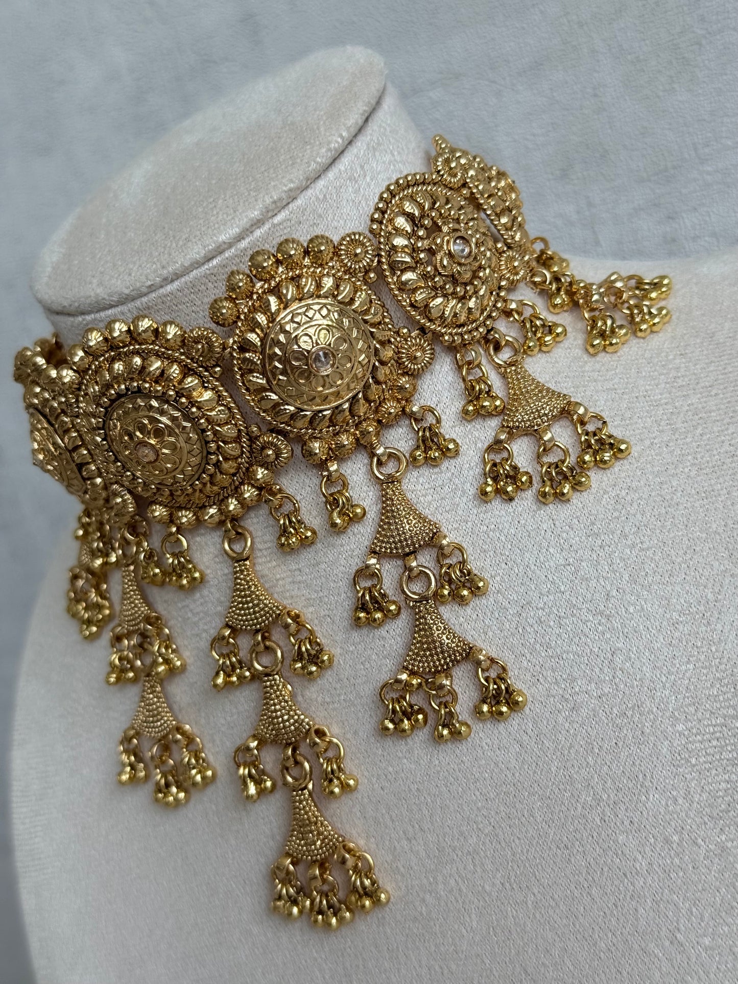 Ayura Designs Farzeena Choker Set with Earrings & Tikka – Traditional Gold Tone Waterfall Jewellery Set with Ghungroo Detailing