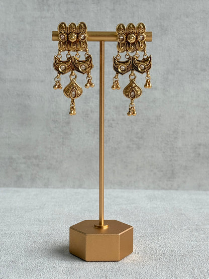 Ayura Designs Sifat Bridal Set with Earrings & Tikka – Antique Gold Kundan Waterfall Design with Paisley & Ghungroo Drops