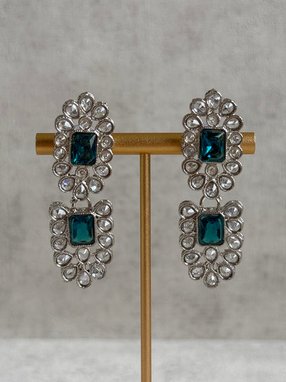 Ayura Designs Zinnia Set – Necklace, Earrings & Tikka with Teal Stones and Mirror-Cut Polki in Silver Finish
