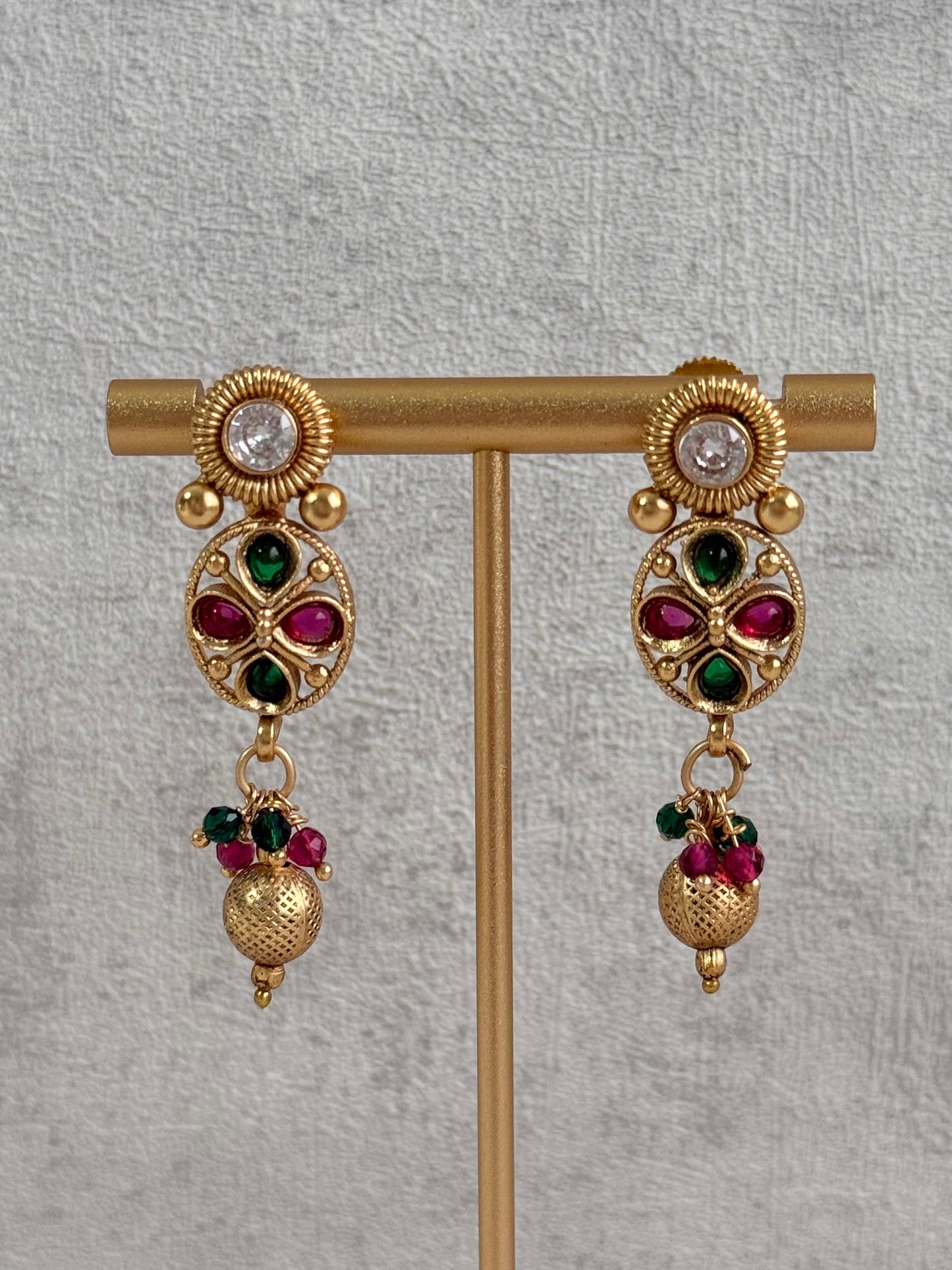 Ayura Designs Perniya Set with Necklace & Earrings – Mirror-Cut Stones with Multicolour Accents in Antique Gold Finish