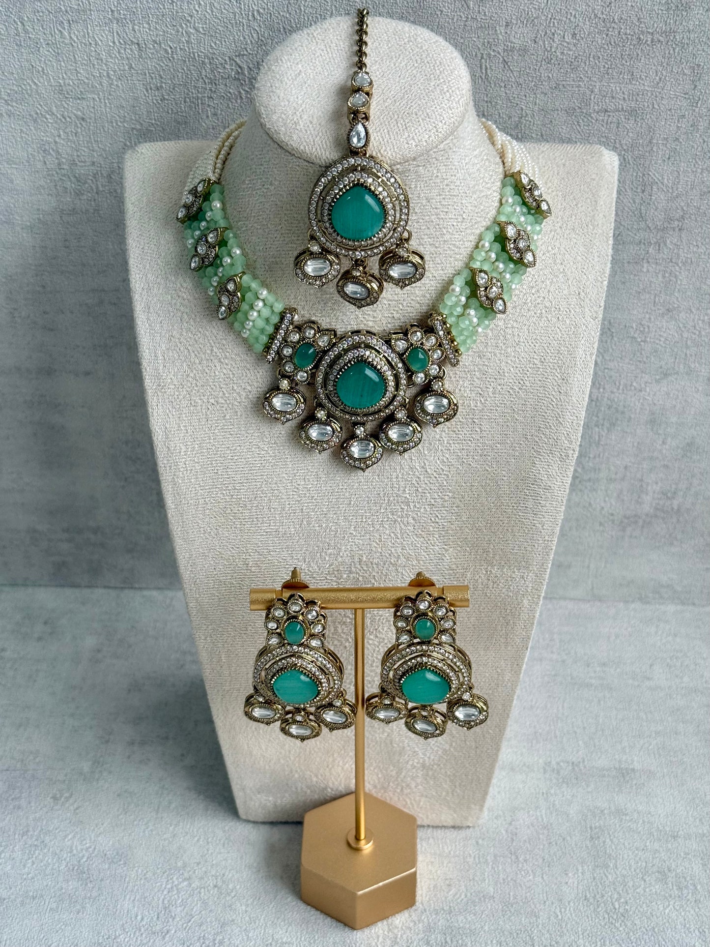 Ayura Designs Rahi Set – Mint & Pistachio Green Dual-Tone Stones with Mirror-Cut Detailing & Pearl Strands