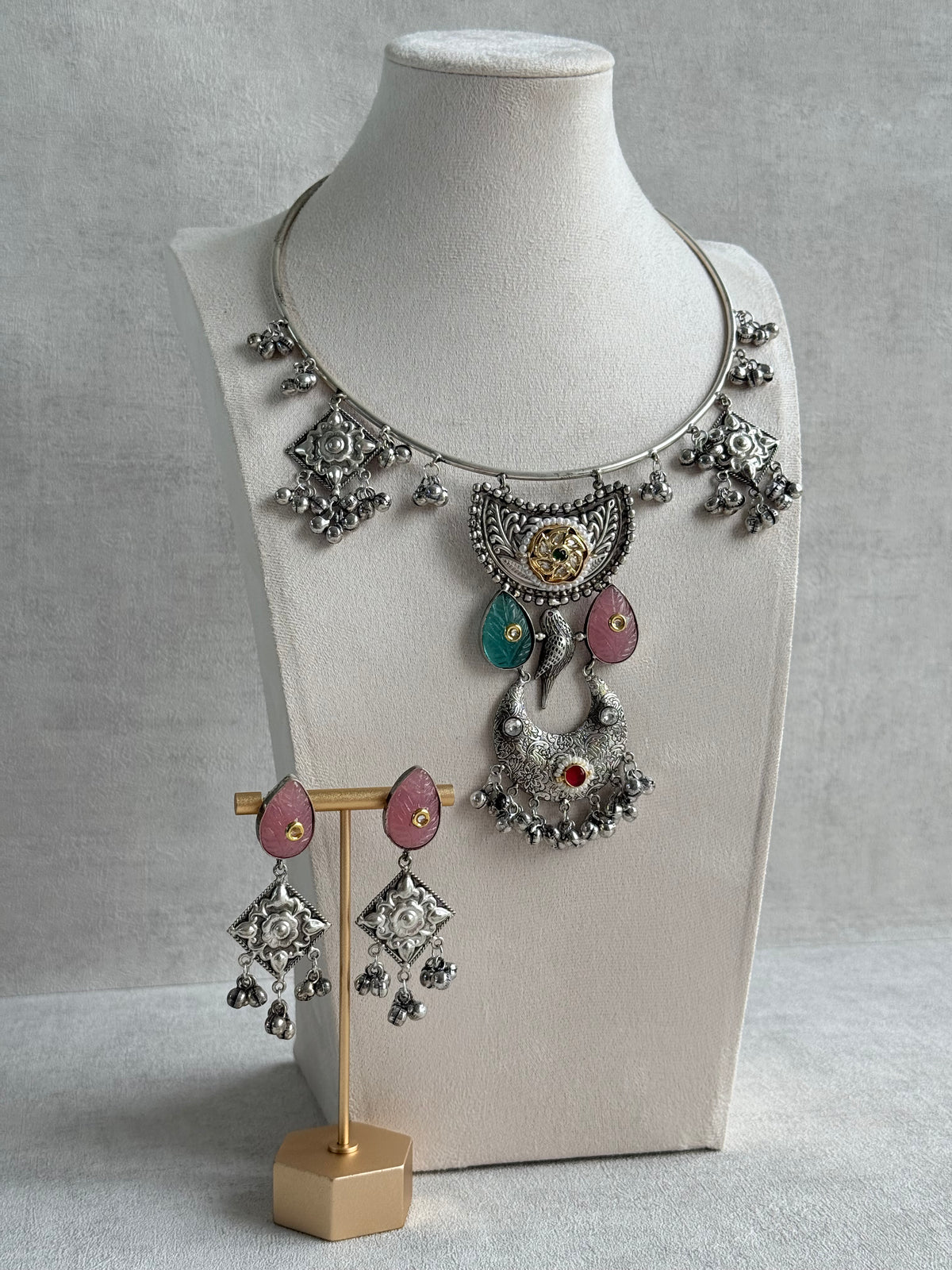 Ayura Designs Jiyana Collar Necklace Set – Blush Pink & Aqua Green Carved Teardrop Stones & Oxidised Silver Finish