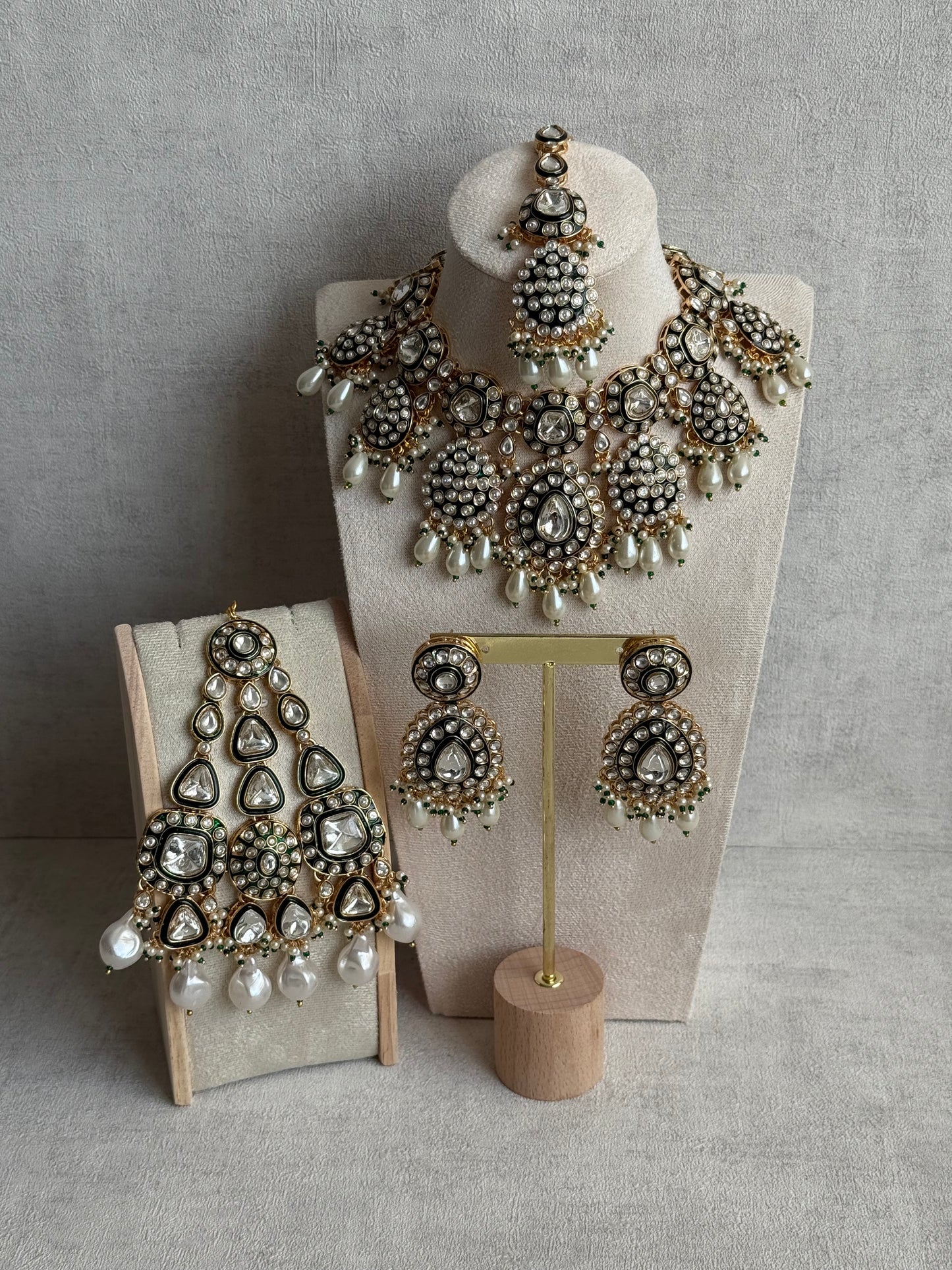 Ayura Designs Ayesha Bridal Set with Necklace, Earrings, Tikka & Passa – Emerald Green Enamel, Mirror-Cut Stones, Pearls & Antique Gold Kundan Detailing