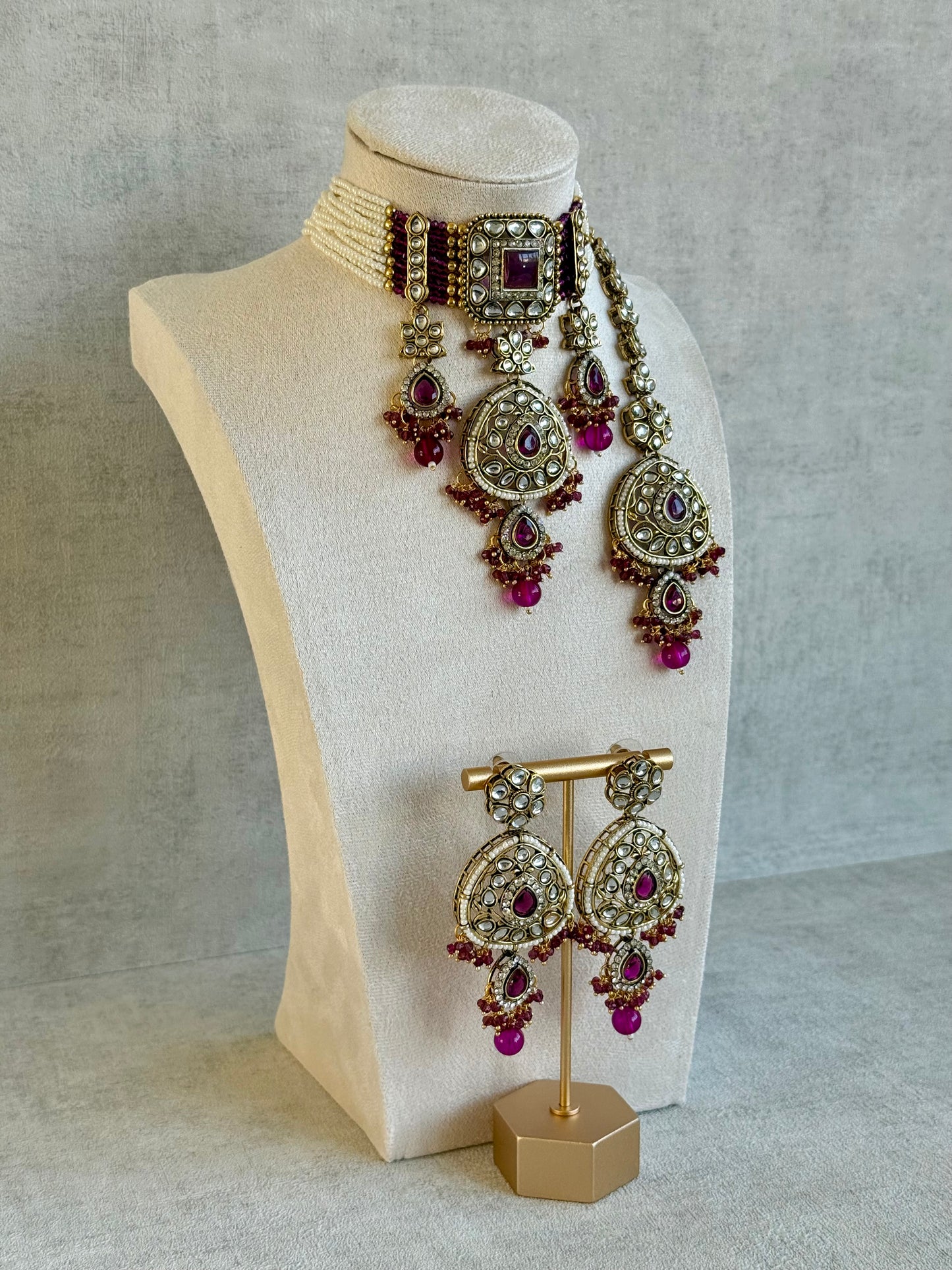 Ayura Designs Zarmeen Choker Set with Earrings & Tikka – Mirror-Cut Stones, Antique Gold Finish and Magenta Beads