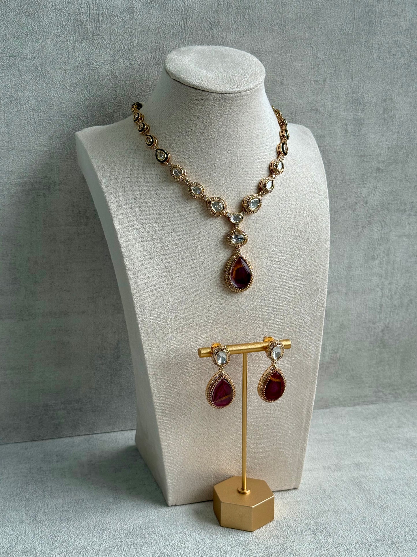 Ayura Designs Lilly Set with Necklace & Earrings – Burnt Crimson Marble Stones, Mirror-Cut Accents & Antique Gold Finish