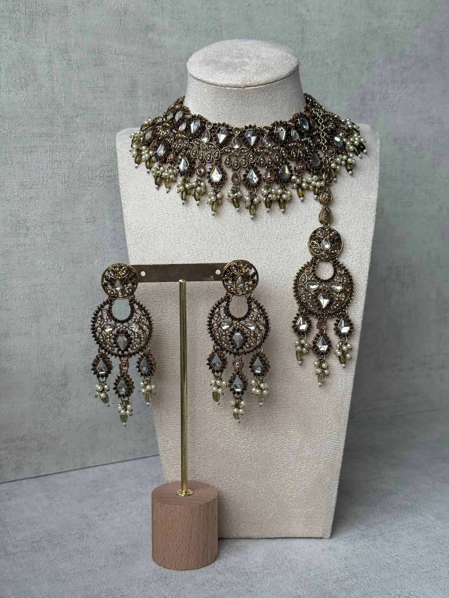 Ayura Designs Nimra Set with Earrings & Tikka – Mirror-Cut Polki, Olive Green Beads & Antique Gold Finish