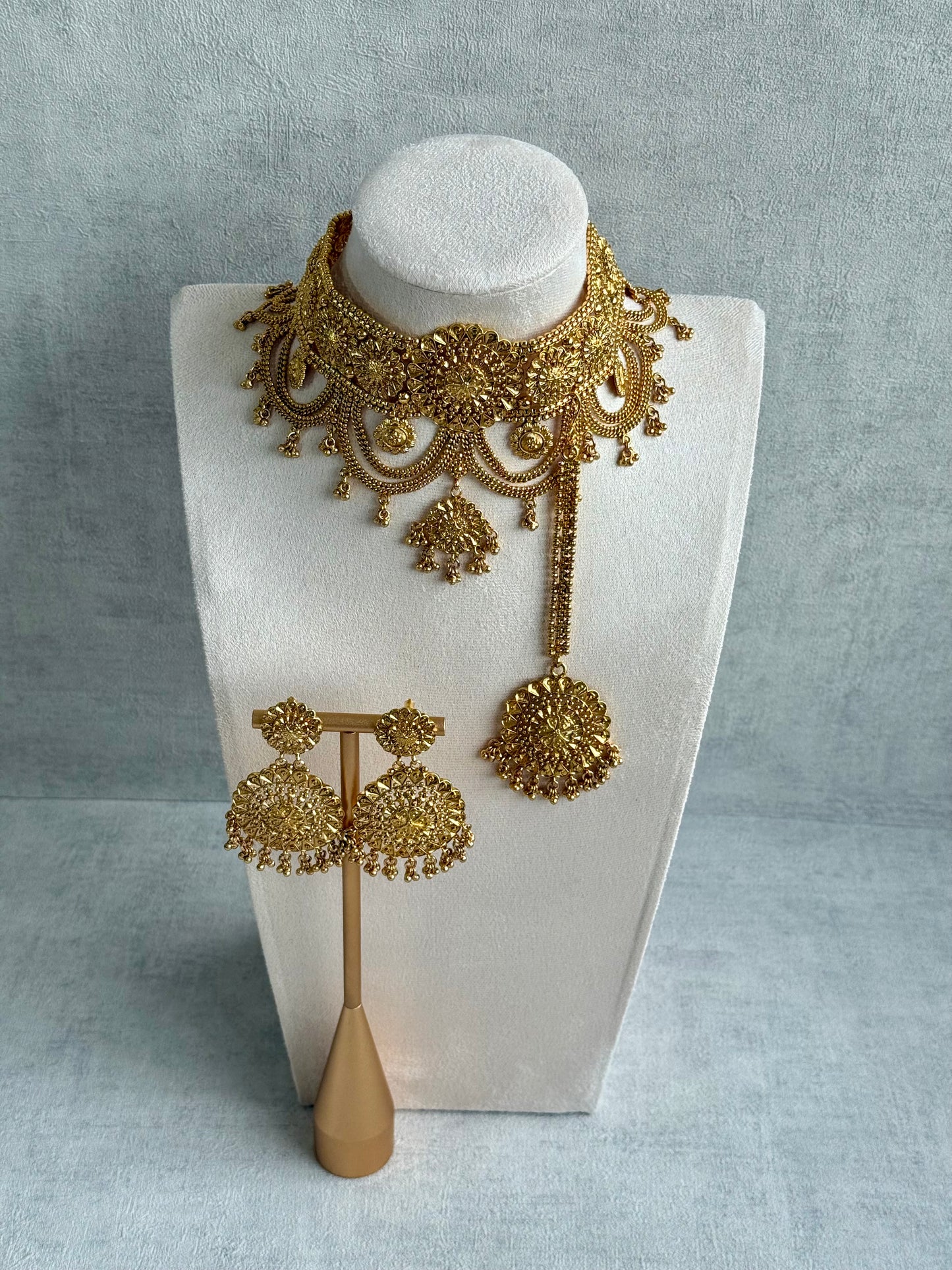 Ayura Designs Sahiban Set – Antique Gold Choker, Earrings & Tikka with Textured Filigree Motifs