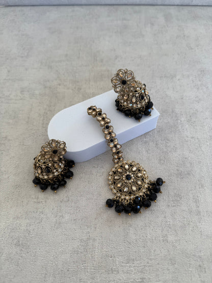 Ayura Designs Hookum Antique Gold Tikka Set – Elegant Earrings & Tikka with Black Bead Accents