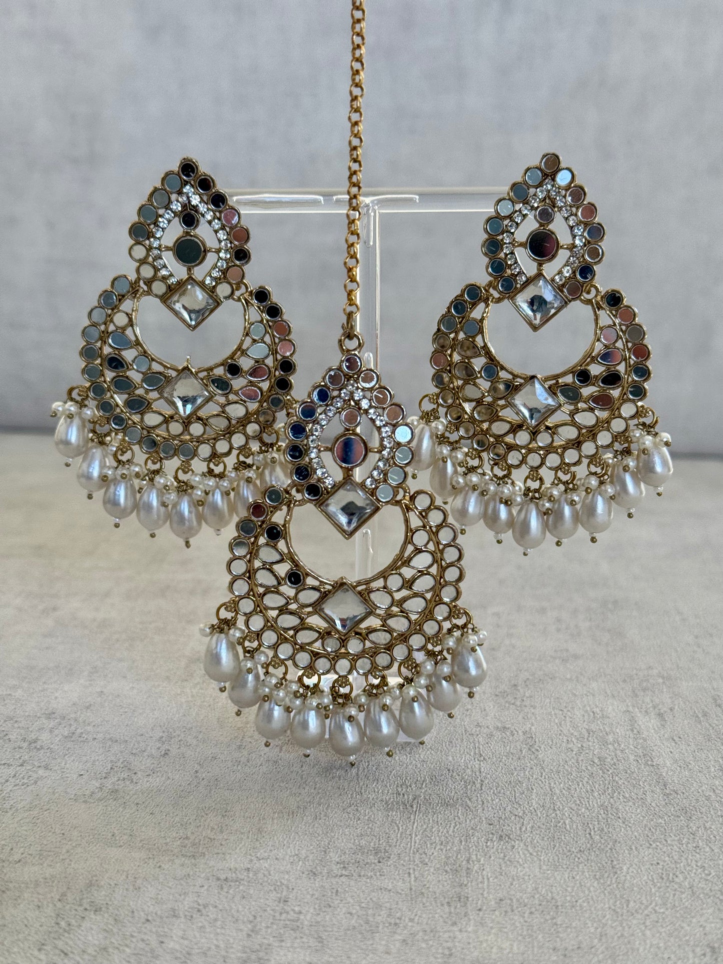 Ayura Designs Dilkash Tikka Set with Earrings – Kundan, Mirror Work & Pearls