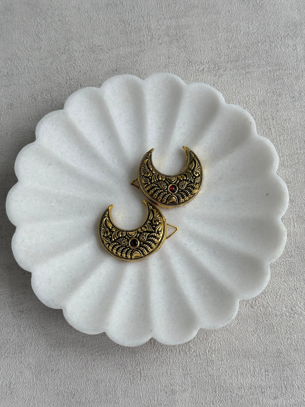 Ayura Designs Jivani Hair Pins – Ornate Crescent Moon Design with Ruby  Stones & Antique Gold Finish